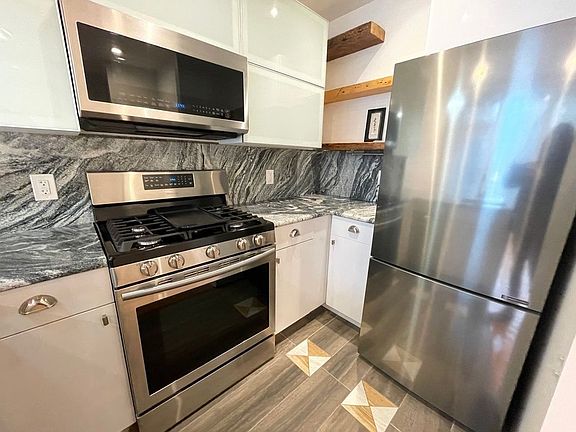 4th image of 188 Edgecombe Ave #3