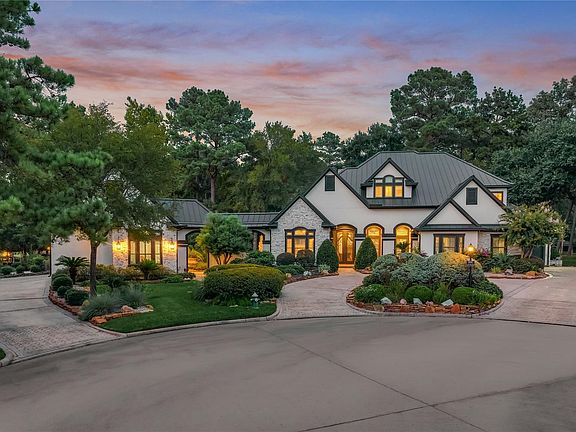 2nd image of 2 W Oaks Ct