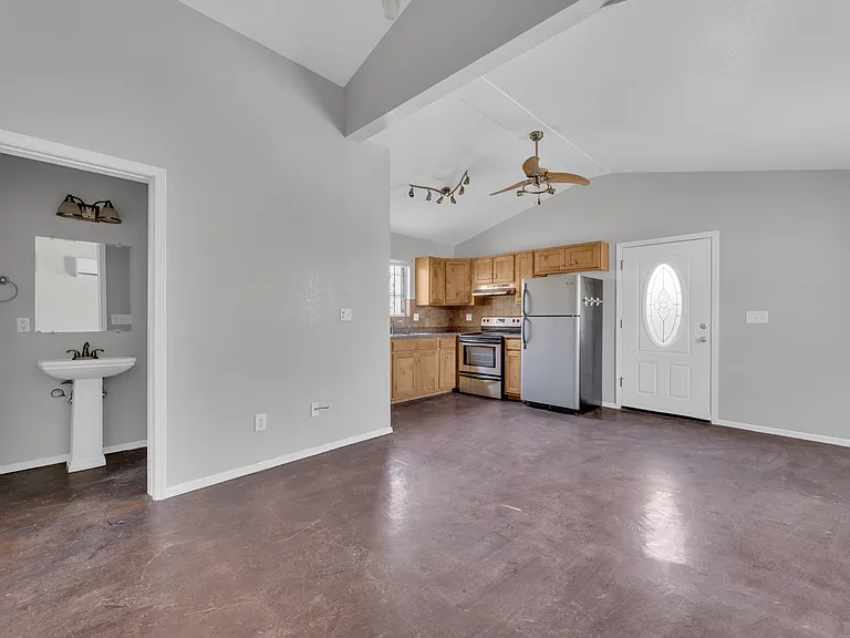 1127 N El Paso St #5 — Photo 2