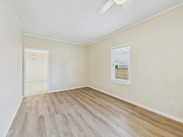 3325 F St — Photo 11