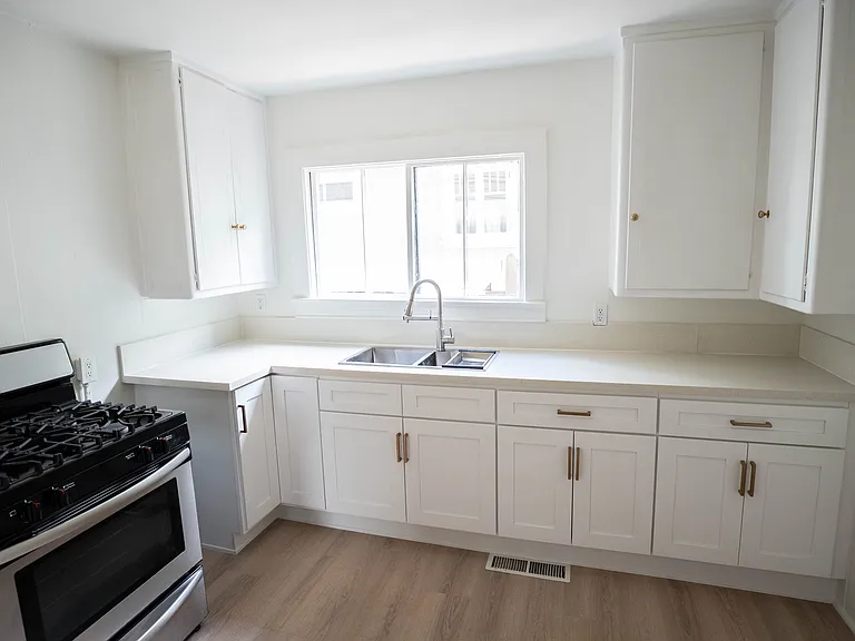 210 N Encinitas Ave #A — Photo 15