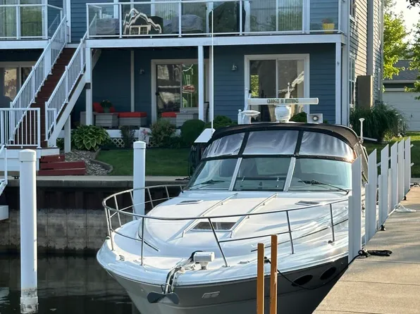 2317 S Pointe Way #5, Saint Joseph, MI 49085