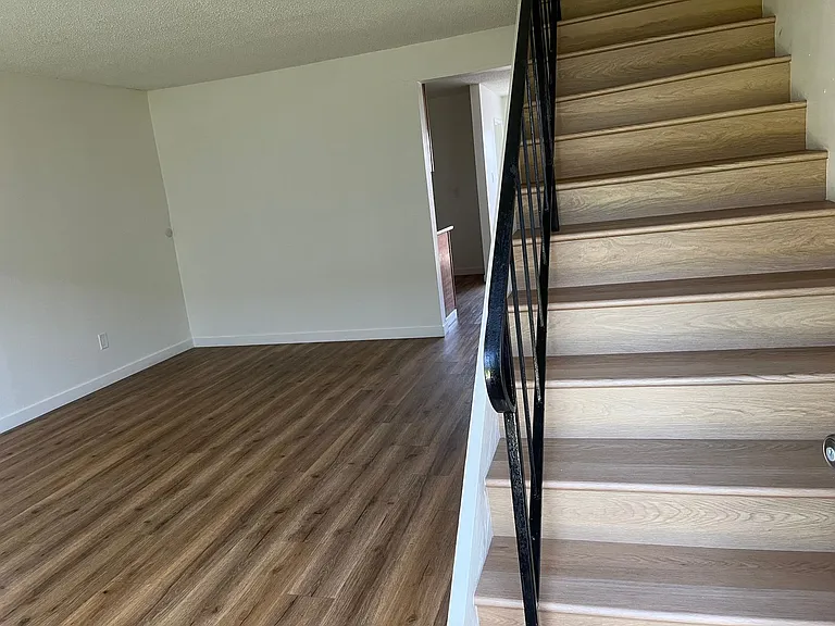 Flower Street Apartments — Photo 7