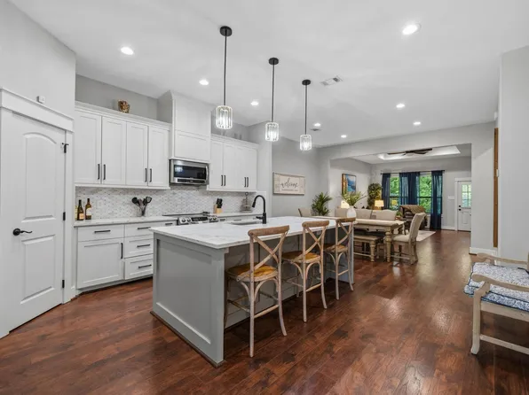 13211 Doral Cir, Montgomery, TX 77356
