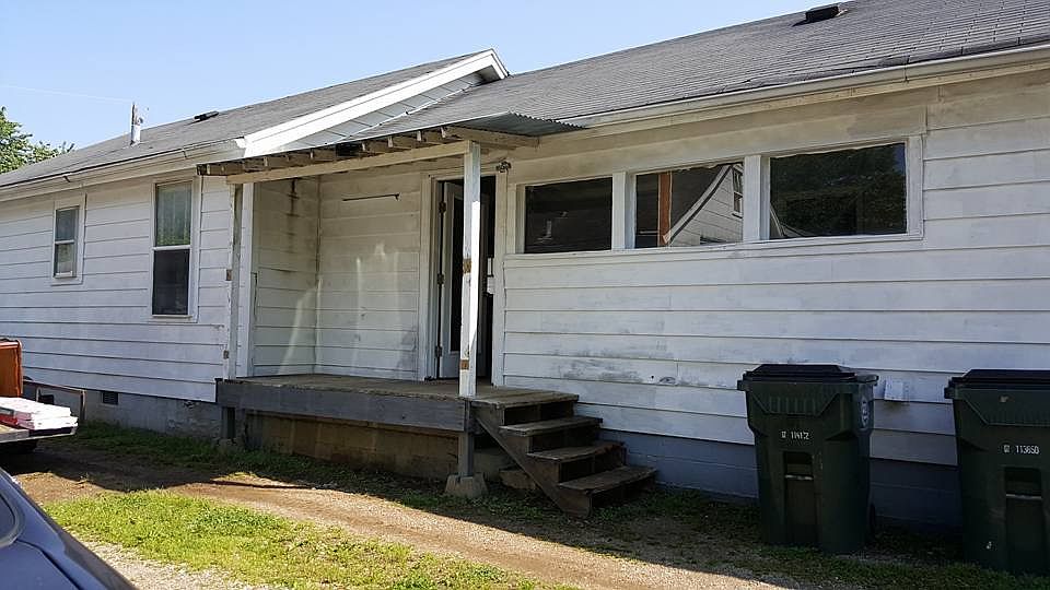 2nd image of 210 Wilton Ave