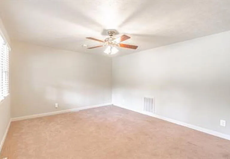 205 N Glover St — Photo 14
