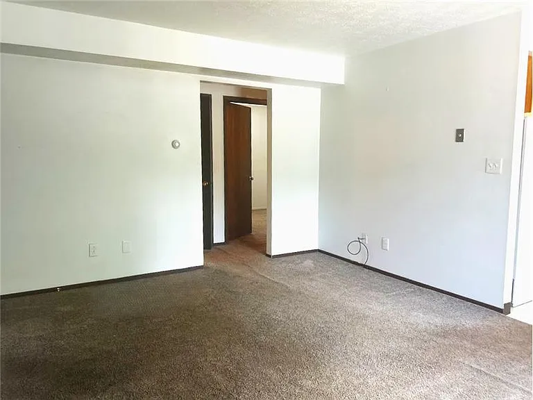 105 Wildwood Dr #4 — Photo 3