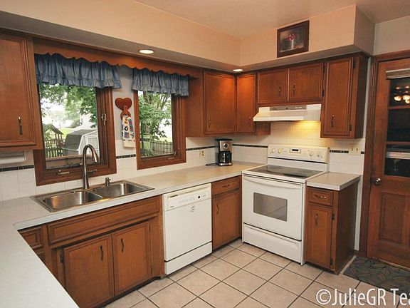 4th image of 194 Sunnyview Dr