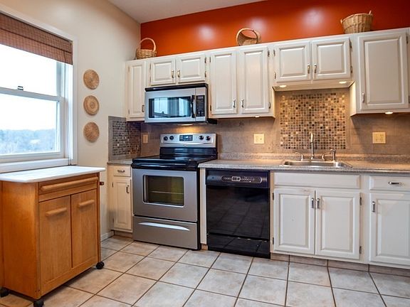 4th image of 7 Griswold Dr #14C