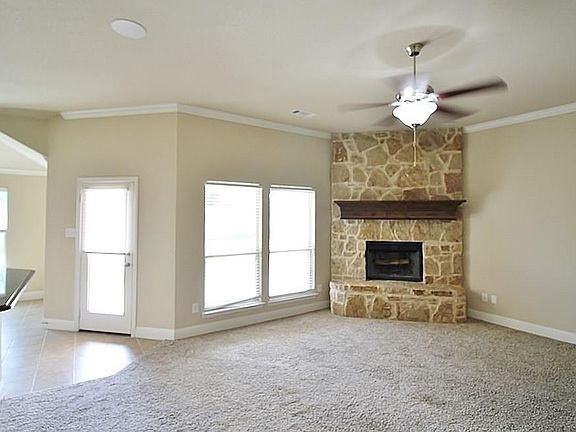 5th image of 127 Sierra Dr