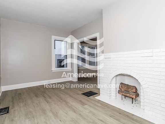 500000_004_wm_-_living_room_13440945.jpg
