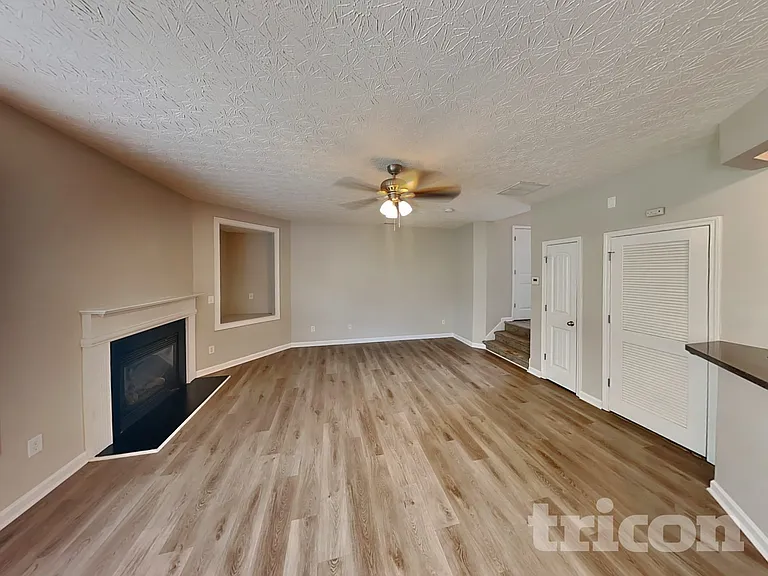 8129 Brookbend Dr — Photo 2