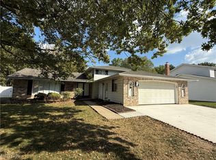 14961 Sherwood Dr, Strongsville, OH 44149