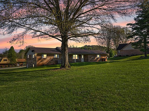 5th image of 101 N Linnwood Ct