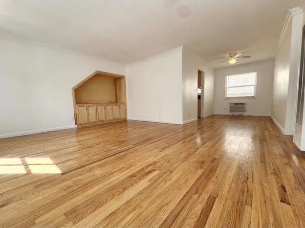 12403 Magnolia Blvd APT 4, Valley Village, CA 91607