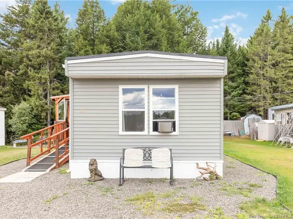 18 Shasta Ave, Moncton, NB E1E 4L3