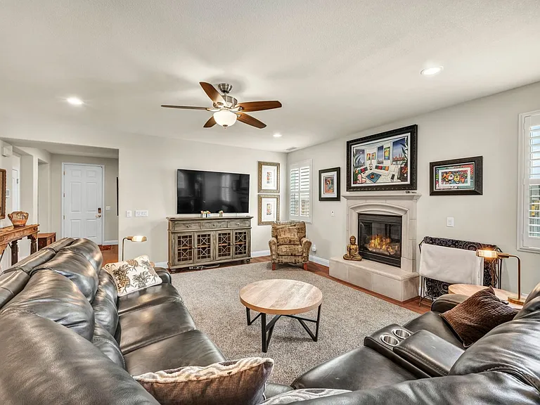 2199 Angel Ridge Dr — Photo 2