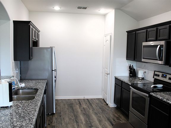 5th image of 515 Cottage Row