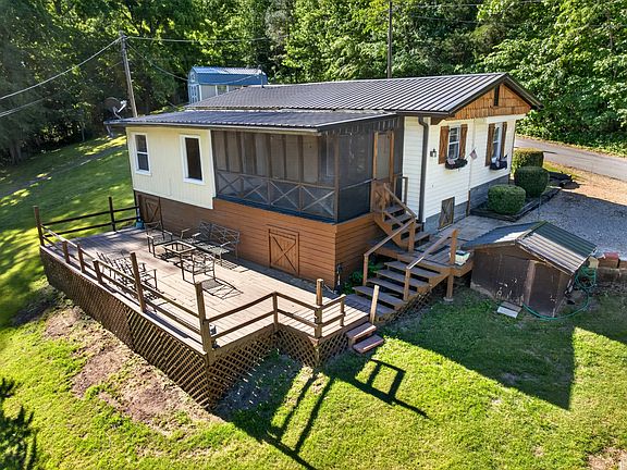 5th image of 156 Lakeshore Cir