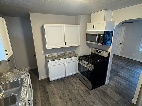 3rd image of 306 N 10th Ave