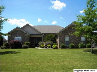 118 Laurel Bend Dr, Meridianville, AL 35759