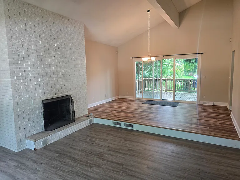 225 Vail Ct #1 — Photo 4