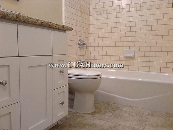 5th image of 5883 Lonsdale Dr