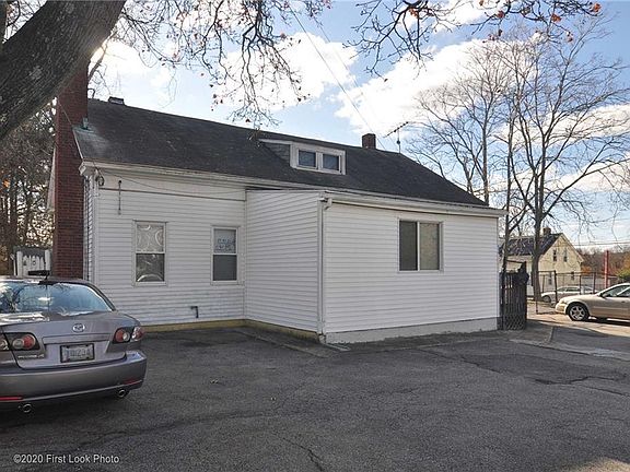 3rd image of 690 Dyer Ave