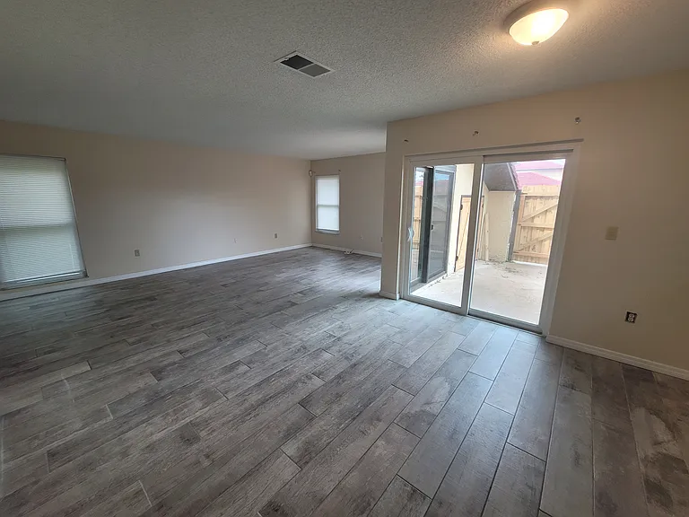 456 Hunter Cir — Photo 11