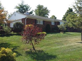 1658 Martha Ann Dr, Maysville, KY 41056