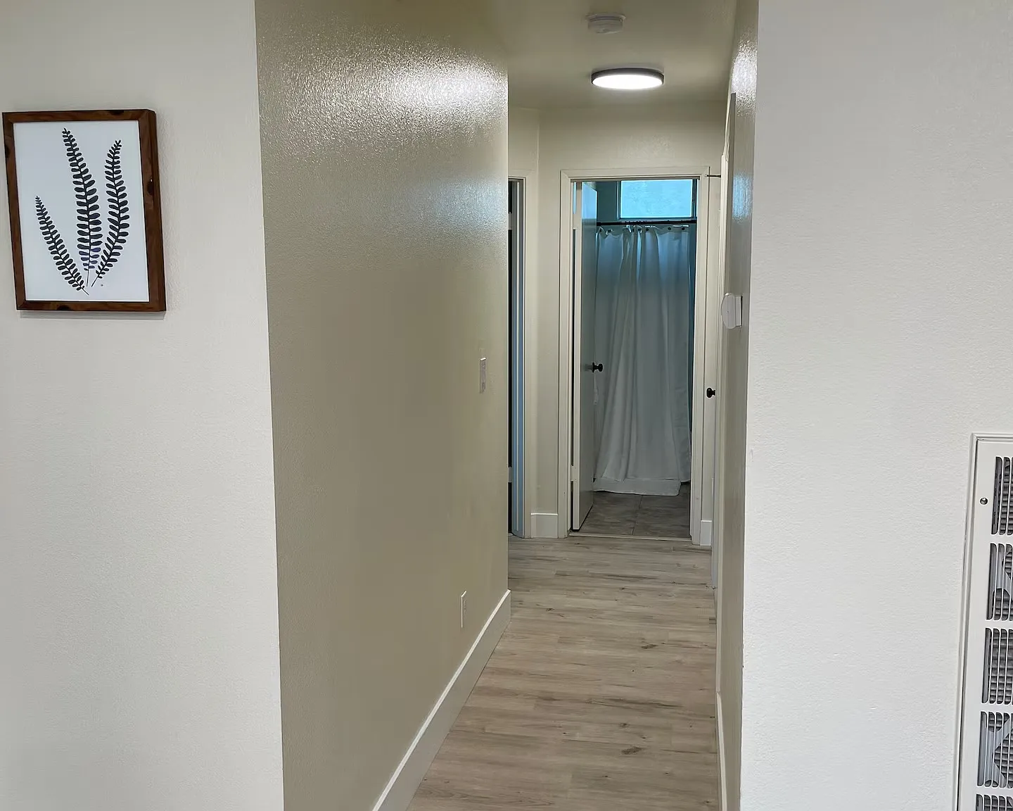 3 bed, 900 sqft, $2,650 — Photo 4