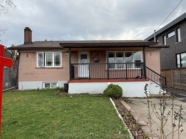 7208 Hermitage Rd, Mississauga, ON L4T 2S4