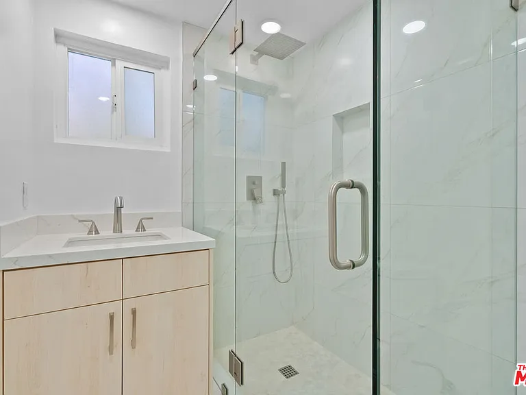 4159 Regal Oak Dr — Photo 35
