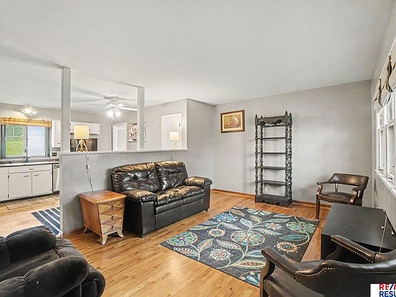 5th image of 8919 Valley St