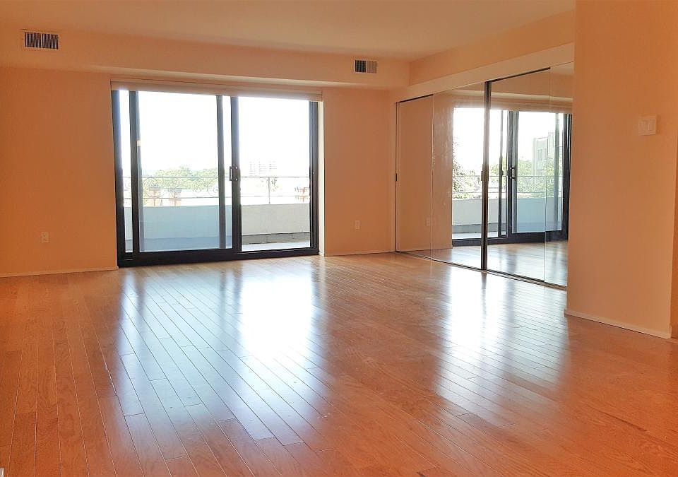 Living room with lots of natural lights