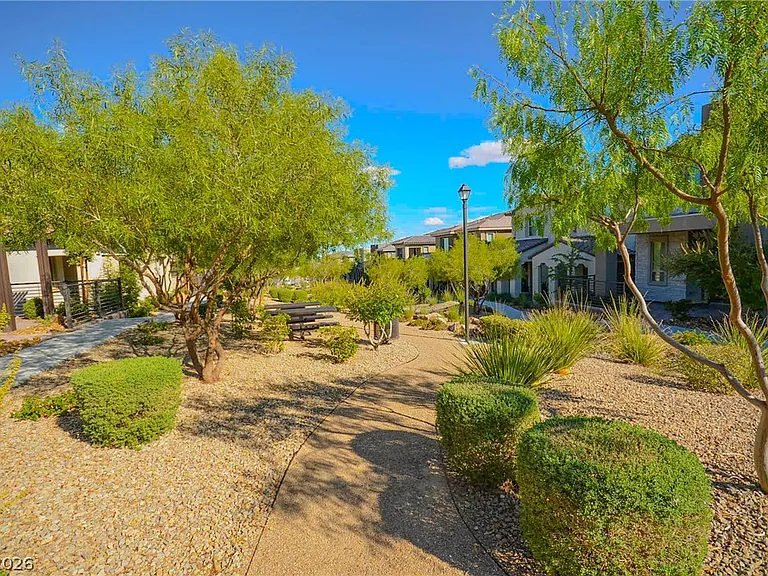 541 Tokopah Falls St — Photo 30
