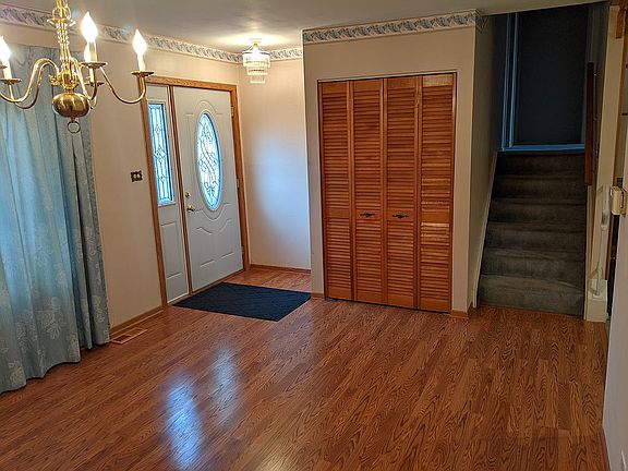 3rd image of 1220 Laurie Ln