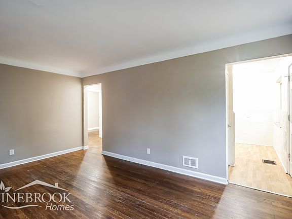 3rd image of 1159 Hempstead Dr