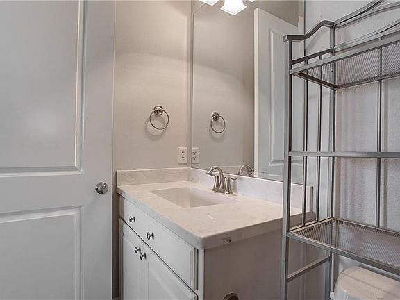 3rd image of 2816 Lubbock Ave APT 120