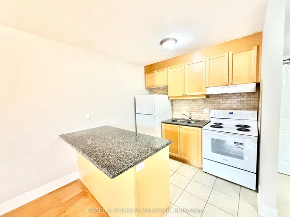 100 25th St, Toronto, ON