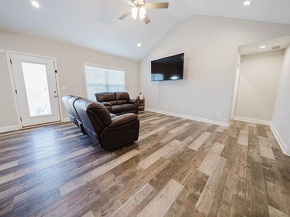 3rd image of 601 Saint George Way