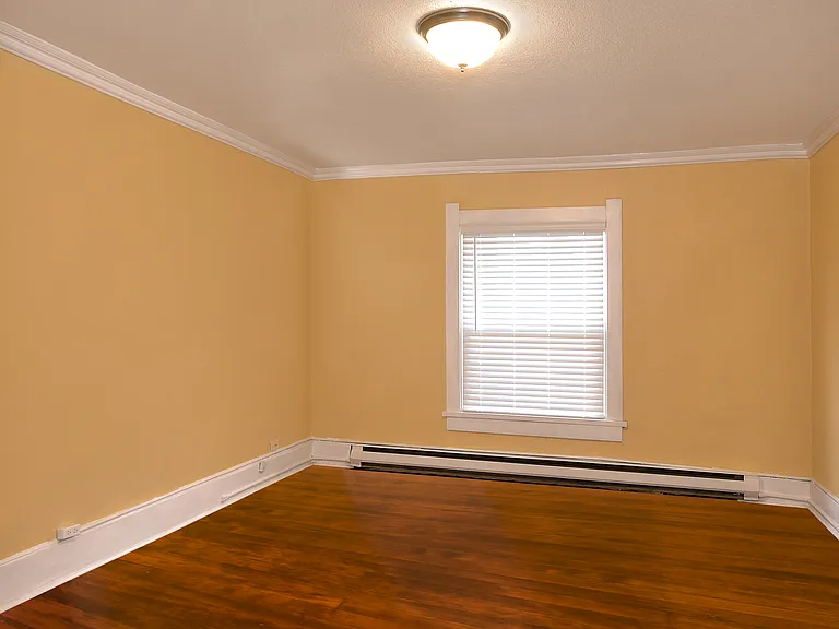 401 12th Ave E #9 — Photo 4