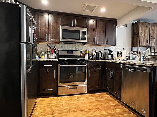 2nd image of 239 W 123rd St APT 1
