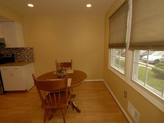 4th image of 23 Big Acre Sq