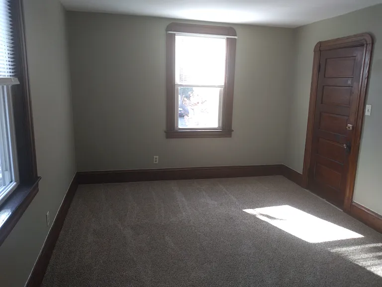 87 Franklin St — Photo 3