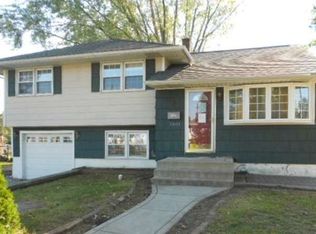 3540 Edgewater Ln, Brookhaven, PA 19015