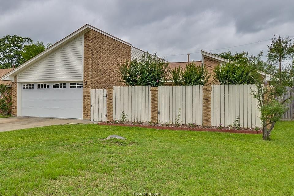 1st image of 4109 Meadowwood Dr