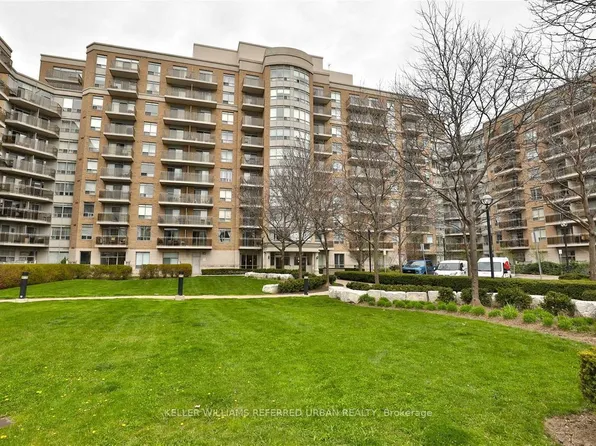 650 Lawrence Ave W #813, Toronto, ON M6A 3E8