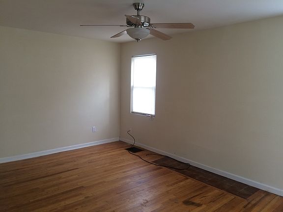 3rd image of 363 Castlewood Ave