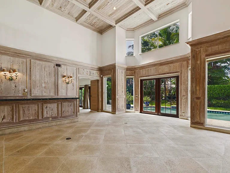 107 Flagler Promenade S — Photo 2